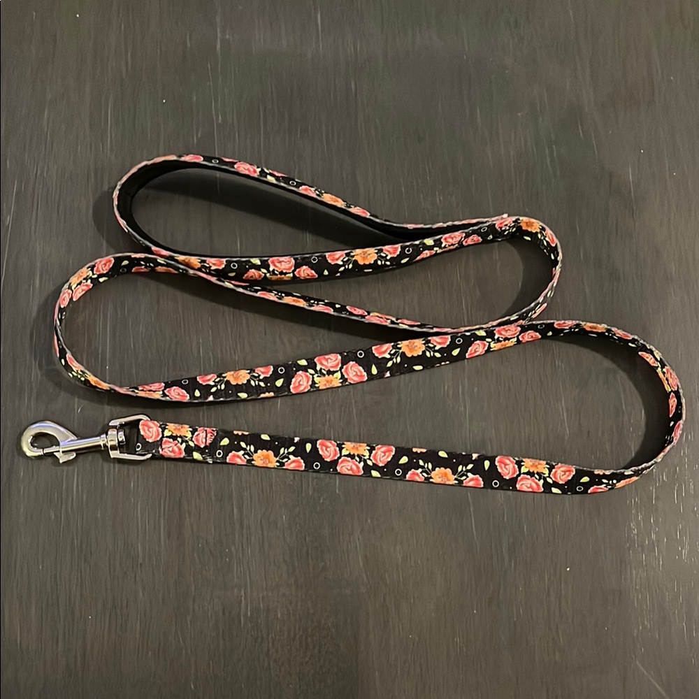 PRIDE BITES Floral Dog Leash